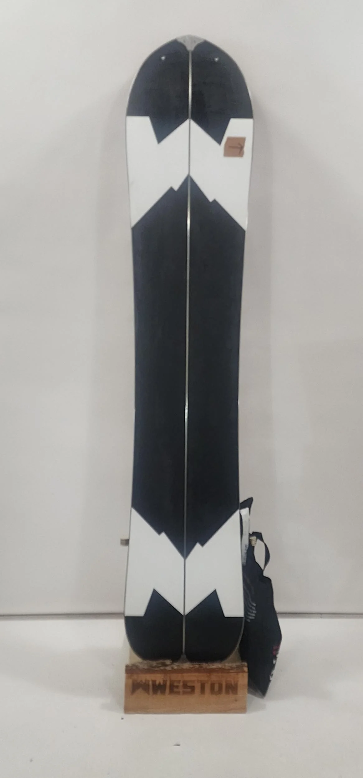 #291 25/26 Backwoods Splitboard 157 w/Skin #3 Demo Good Condition - Image 3